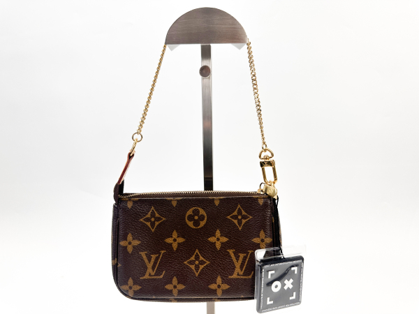 Louis Vuitton Louis Vuitton Monogram Pochette Accessoires